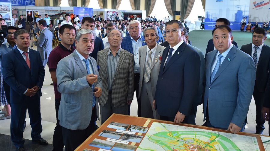 وقو-دا قۇرىلىسشىلار 11 مىڭعا جۋىق پاتەر سالىپ جاتىر