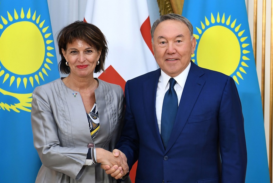 ەلباسى شۆەيتساريا كونفەدەراتسياسىنىڭ پرەزيدەنتىمەن كەزدەستى