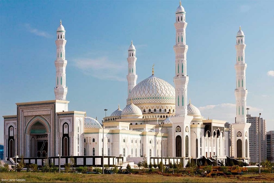 «ازىرەت سۇلتانعا» 200 بالا كەلدى