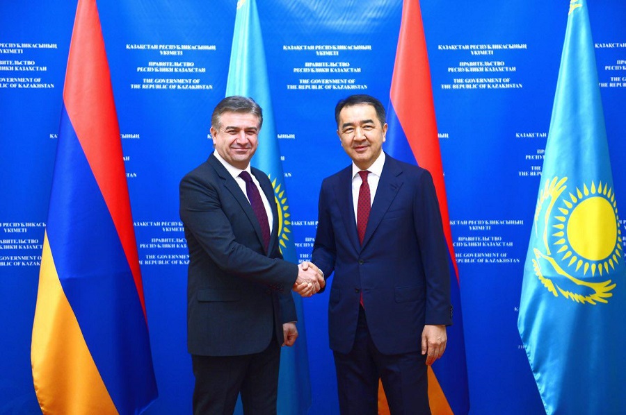 ساعىنتاەۆ ارمەنيا پرەمەر-مينيسترىمەن ىنتىماقتاستىقتىڭ جاڭا فورمالارىن تالقىلادى