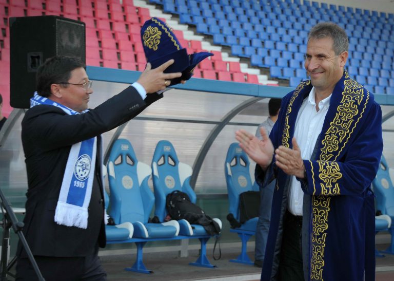 «ەرتىس» ديميتار ديميتروۆتى شاپان جاۋىپ, شىعارىپ سالدى