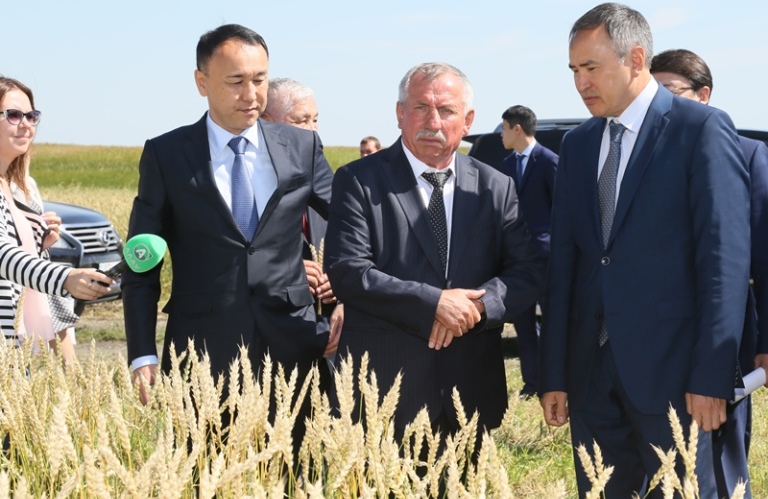 اسقار مىرزاحمەتوۆ قوستاناي وبلىسىنىڭ استىق القاپتارىن ارالادى