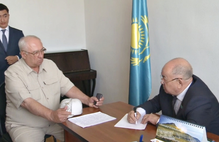 كەلەلى ماسەلەلەر قوزعالعان كەزدەسۋ