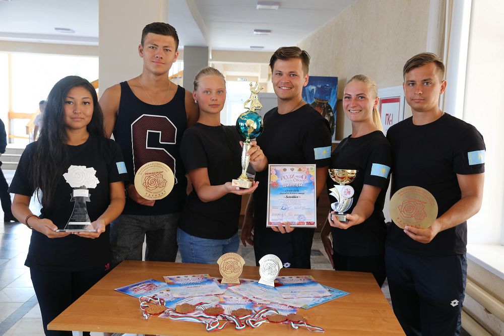 قۇلاعى  ناشار ەستيتىن بيشىلەر حالىقارالىق بايقاۋدا گران-پري جەڭىپ الدى