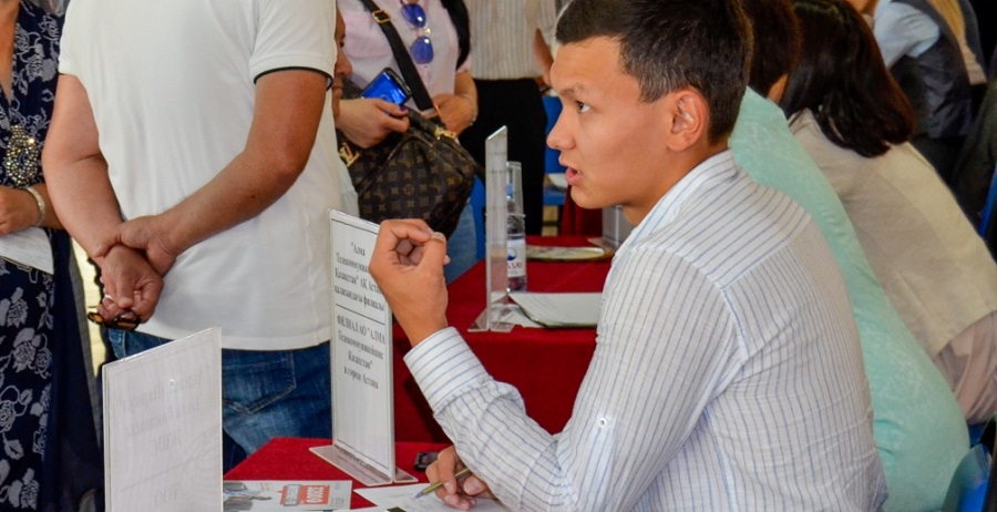 استانادا ءبىر جارىم اي ىشىندە 2,5 مىڭ ادام جۇمىسپەن قامتىلدى