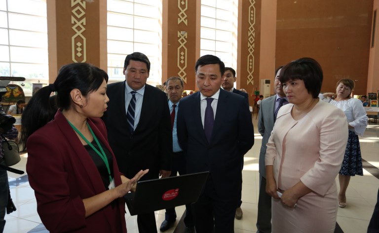 باتىسقازاقستاندىق باستاۋىش سىنىپ وقۋشىلارى بيىل دا ىستىق تاماقپەن قامتىلادى