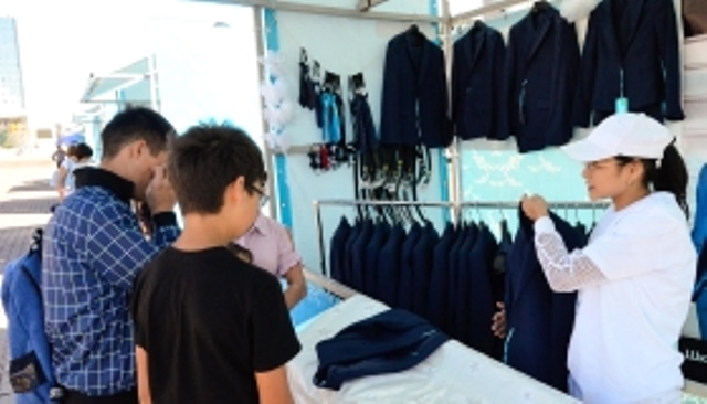 استانادا مەكتەپ جارمەڭكەسى ءوتىپ جاتىر