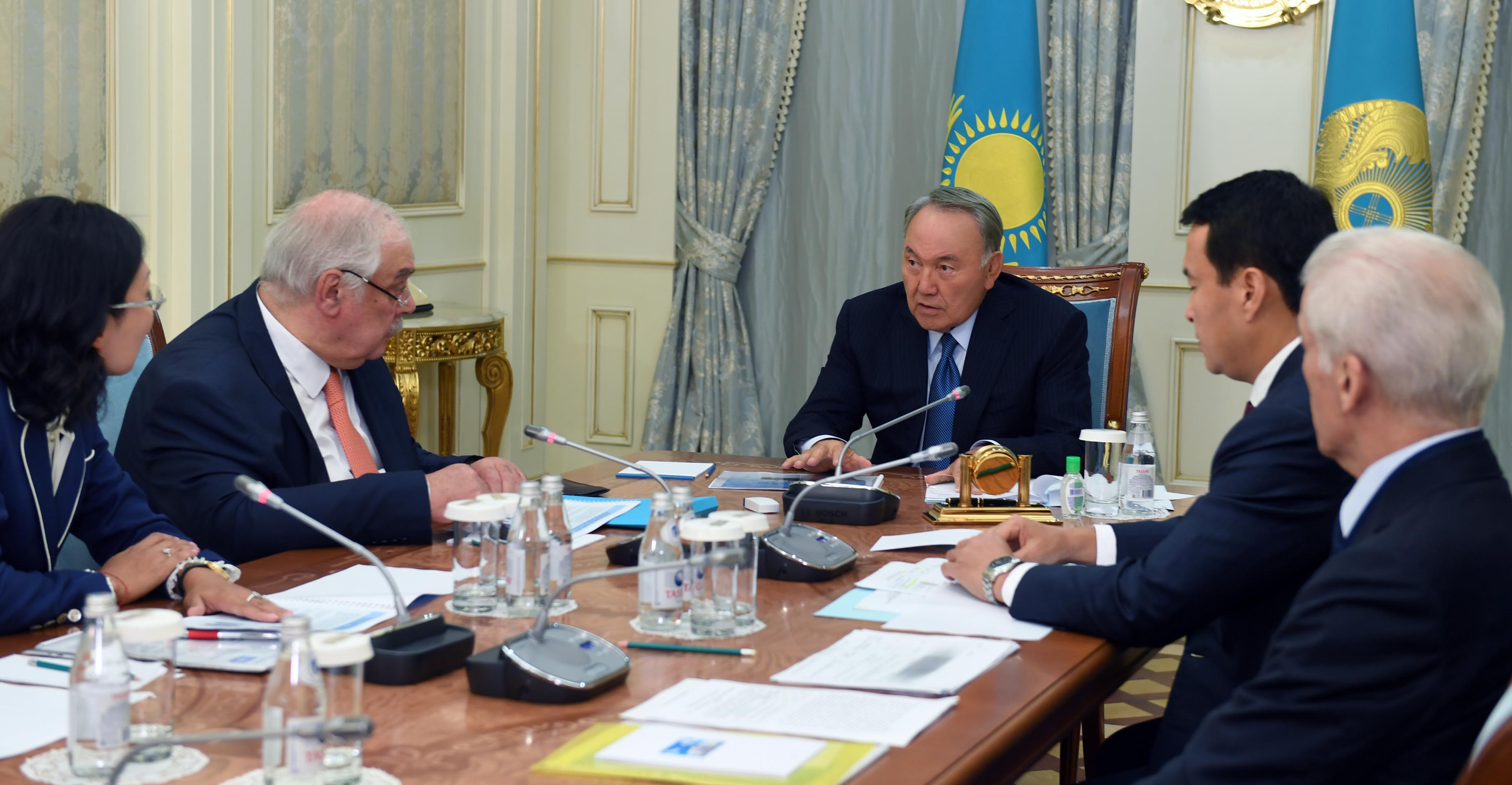 ەلباسى وسكەمەن تيتان-ماگني كومبيناتىنىڭ باسشىلىعىن قابىلدادى