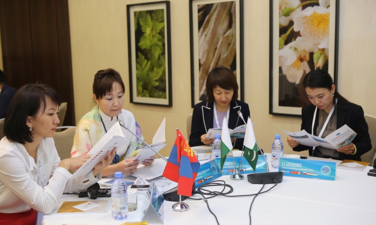 شىۇ بانكارالىق بىرلەستىگىنىڭ مۇشەلەرى ەرتە حاباردار ەتۋ جۇيەسىمەن تانىستى