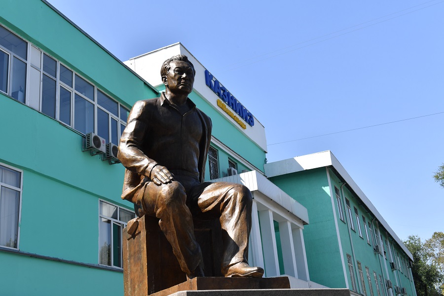 قازاق ەنەرگەتيكا عىلىمىنىڭ اتاسى شاپىق شوكينگە ەسكەرتكىش ورناتىلدى