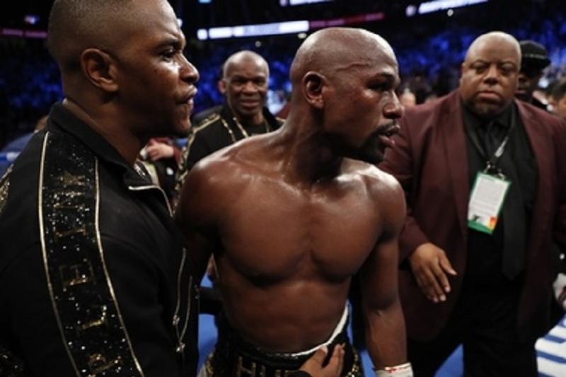 مەيۆەزەر بوكستاعى مانسابىن اياقتايتىنىن مالىمدەدى