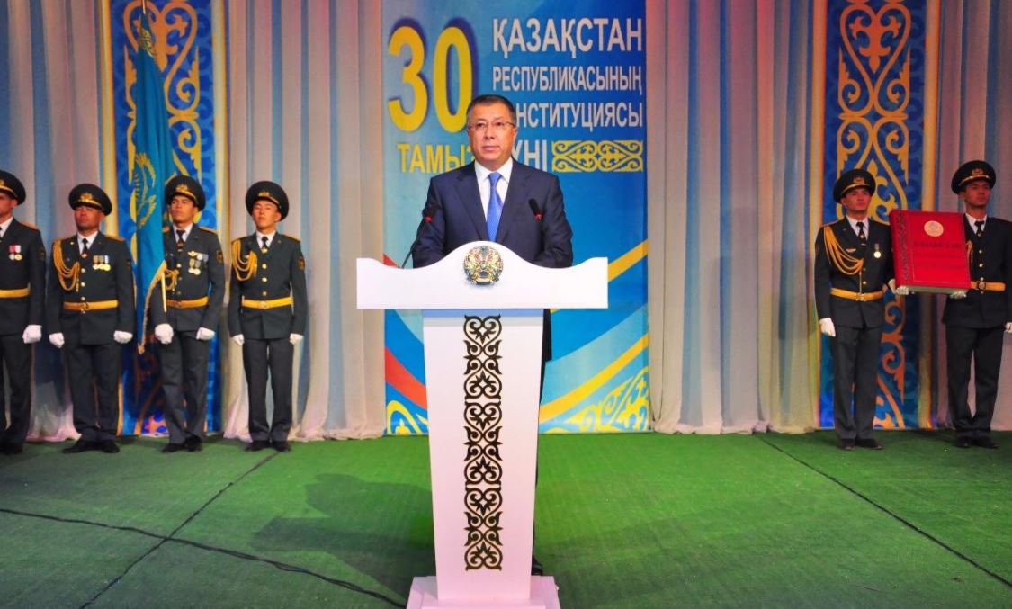 تۇيمەباەۆ وڭتۇستىكقازاقستاندىقتاردى كونستيتۋتسيا كۇنىمەن قۇتتىقتادى