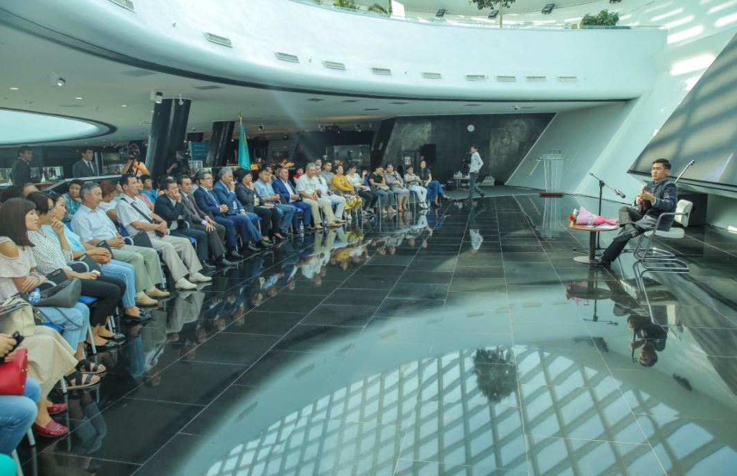 قازاقستاندا تۇڭعىش رەت جاس كۇيشى 50 كۇي ورىندادى