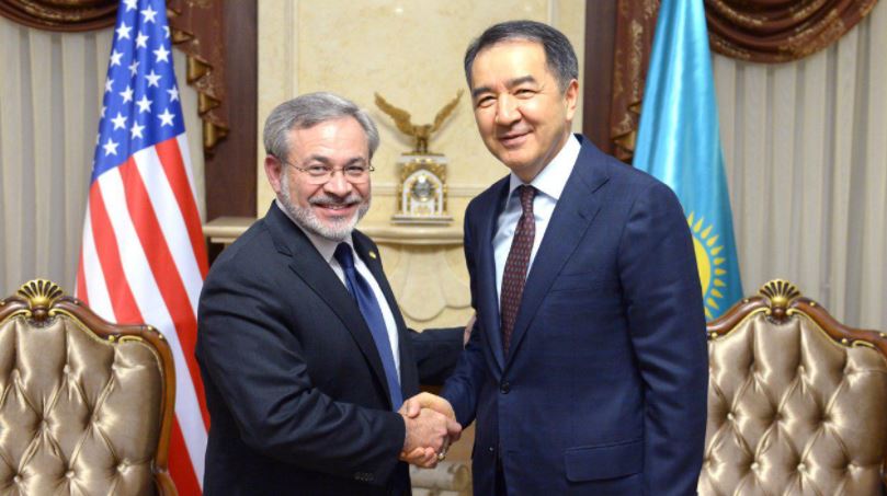 ساعىنتاەۆ اقش ەنەرگەتيكا ءمينيسترىنىڭ ورىنباسارىمەن كەزدەستى