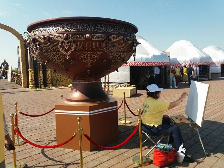 وڭتۇستىكتەن استاناعا 1500 قۇندى جادىگەر كەلدى