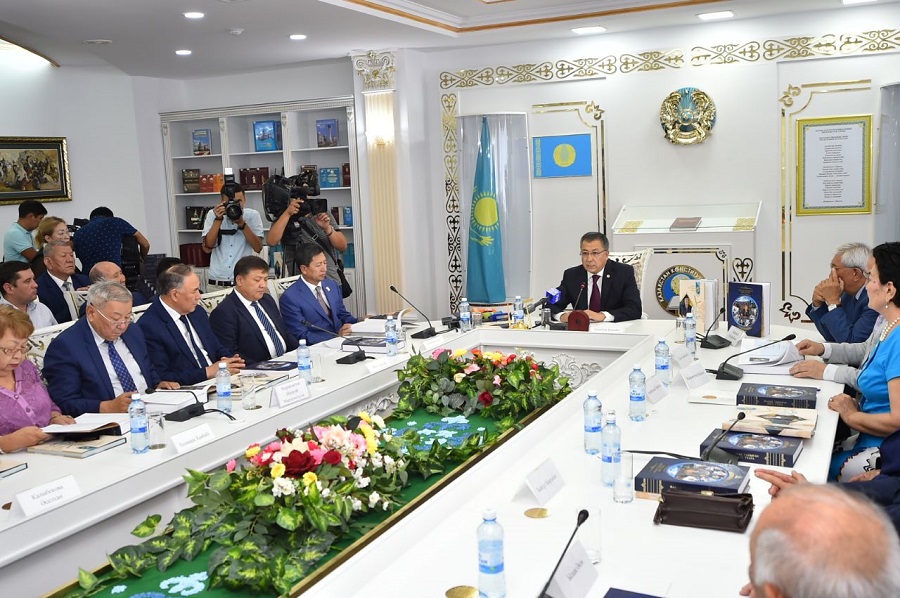 ج.تۇيمەباەۆ: ءبىز رۋحاني جاڭعىرۋعا بەت بۇرعان جۇرتپىز