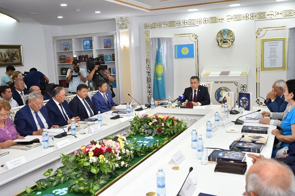 استانادا وڭتۇستىكقازاقستاندىق اقىن-جازۋشىلارمەن شىعارماشىلىق كەزدەسۋ ءوتتى