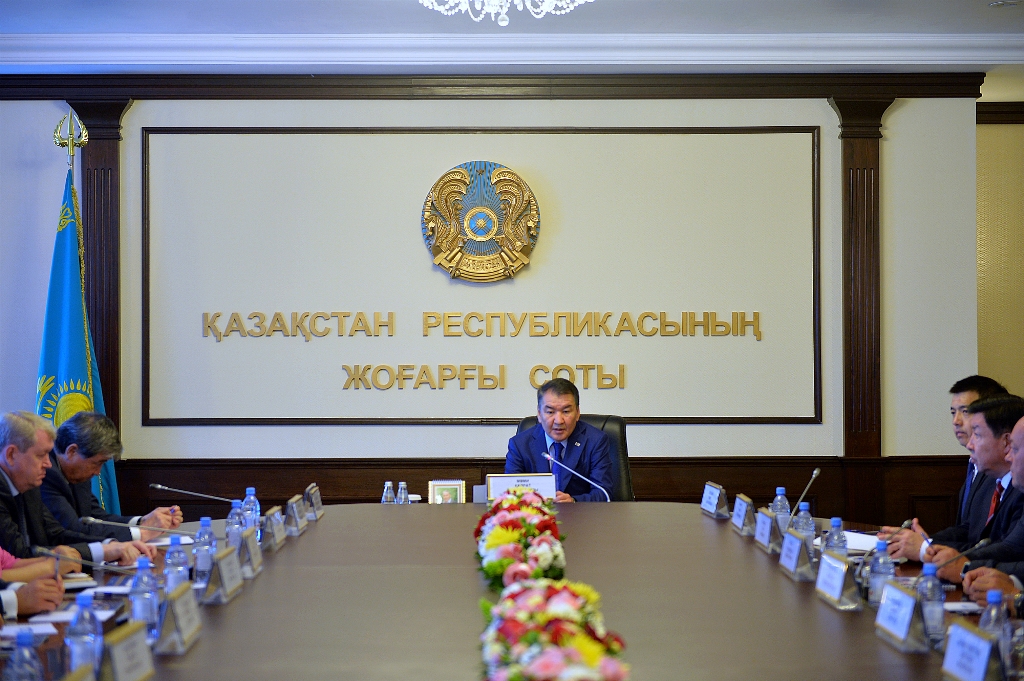 قازاقستان كونس­تيتۋتسياسى - جەمىستى مەم­لەكەتتىك ستراتەگيانىڭ نەگىزى - قايرات ءمامي