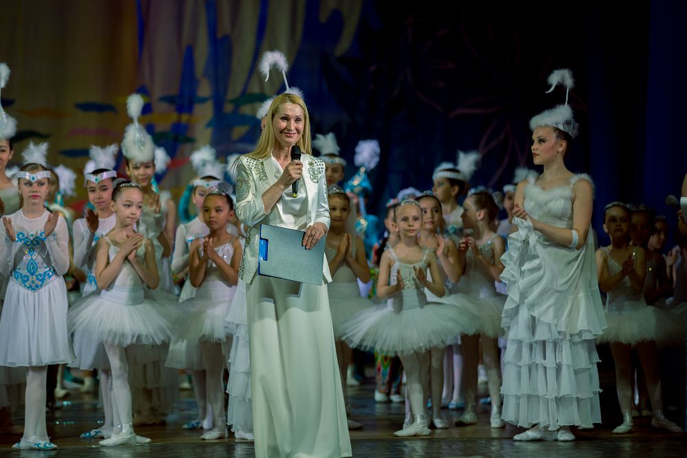 «الەم بالالارى» اتا زاڭ مەيرامىندا ونەر كورسەتتى 