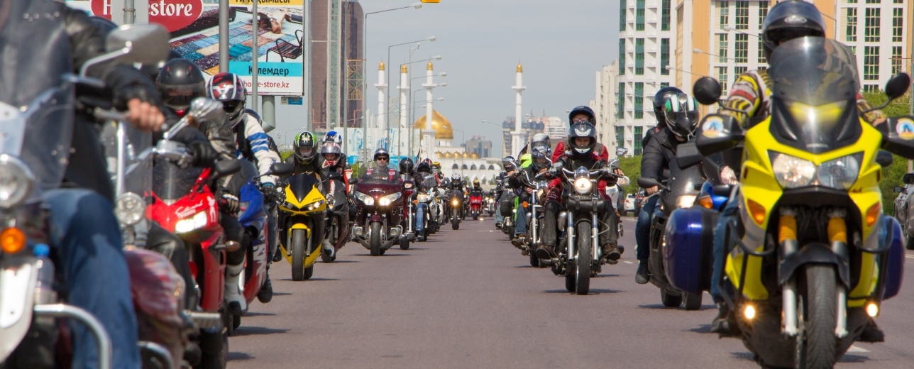 استاناعا ساياحاتشى بايكەرلەر كەلدى