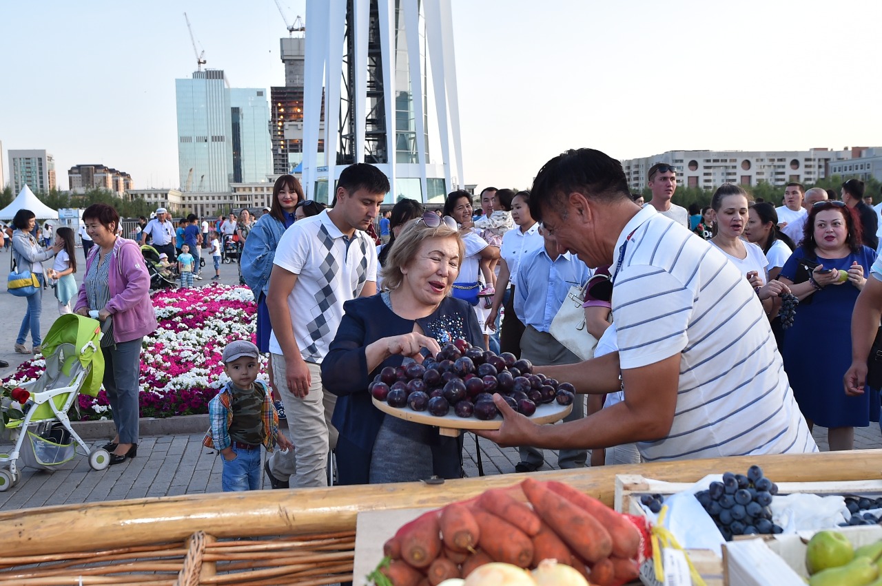 ەكسپو قوناقتارىنا وڭتۇستىكتىڭ سۋسىندارى مەن جەمىسى تاراتىلدى 