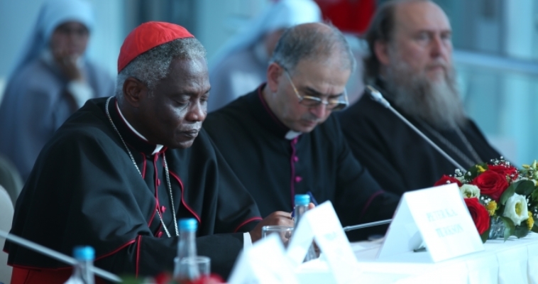 ۆاتيكان كاردينالى ءارتۇرلى  ۇلىستاردىڭ قارىم-قاتىناسىن نىعايتۋعا شاقىردى