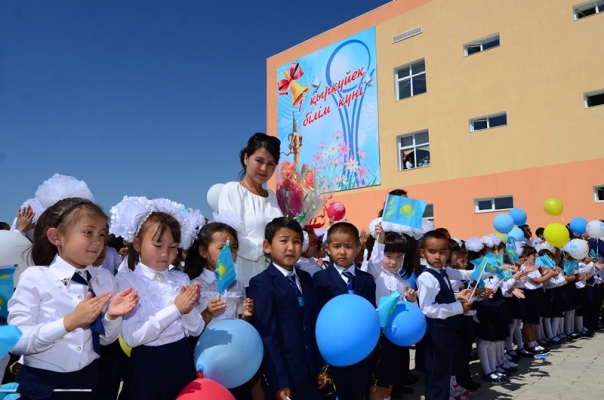 الماتى وبلىسىندا 600 ورىندىق جاڭا مەكتەپ اشىلدى