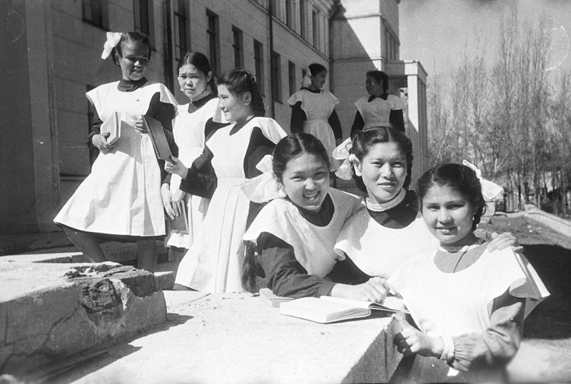 قازاقستانداعى مەكتەپ فورماسىنىڭ ەۆوليۋتسياسى