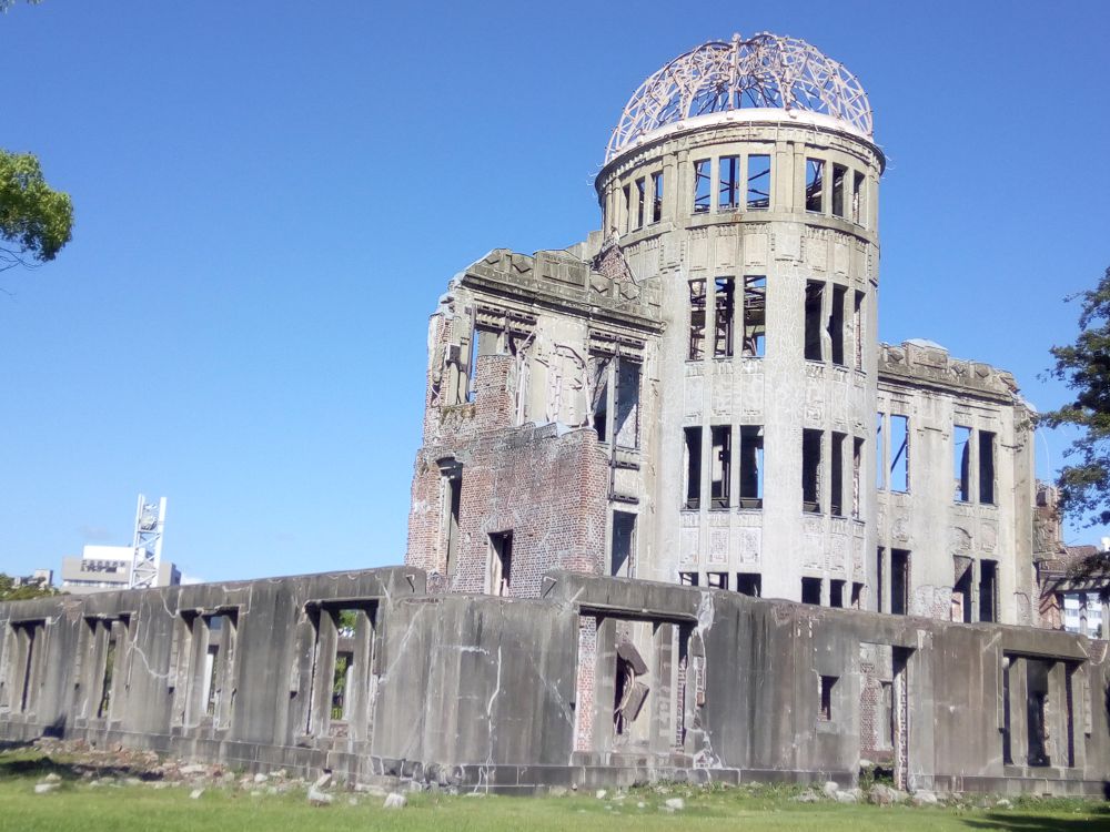 اتوم قارۋى ادامزاتقا ورتاق قاتەر 