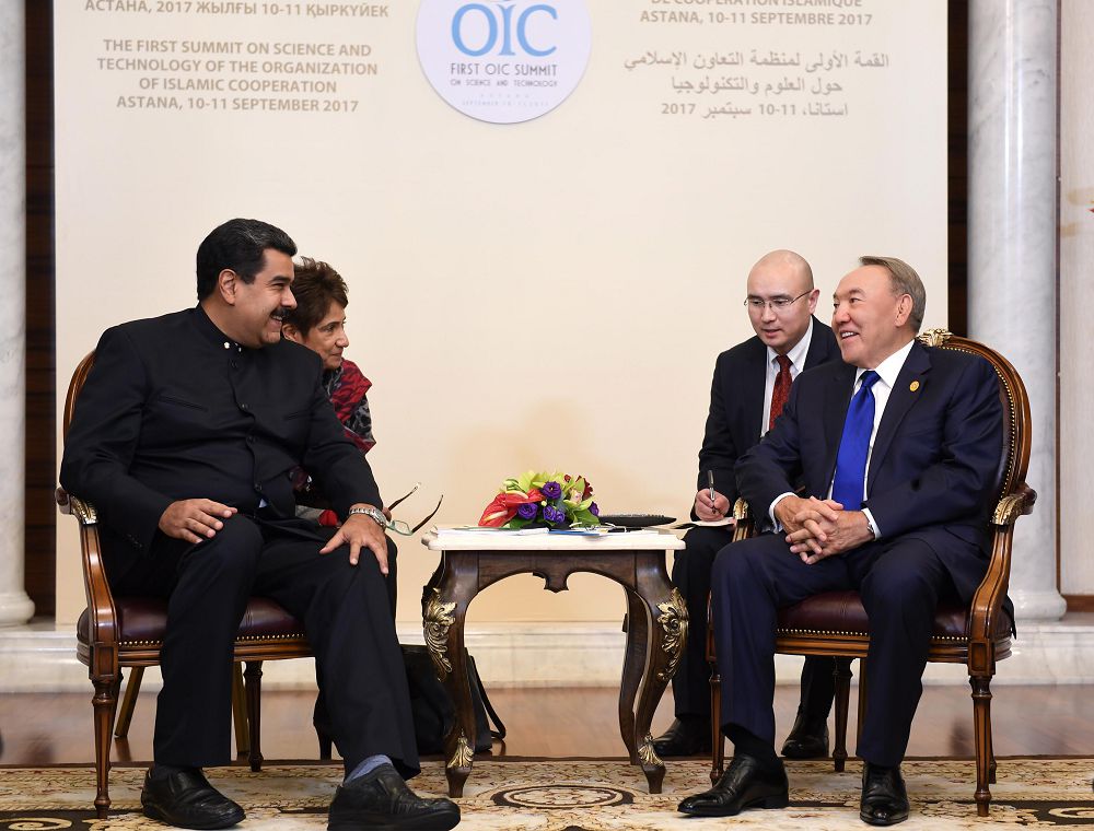 
ەلباسى ۆەنەسۋەلا پرەزيدەنتى نيكولاس مادۋرومەن كەزدەستى