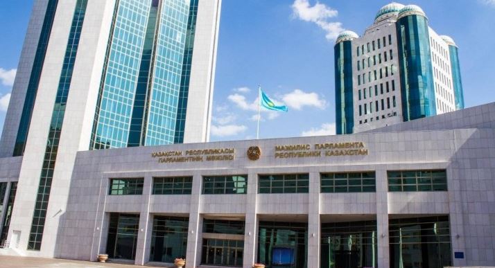 ماجىلىستە لاتىن ءالىپبيىنىڭ بىرىڭعاي ستاندارتىن ەنگىزۋ ماسەلەلەرى تالقىلانۋدا