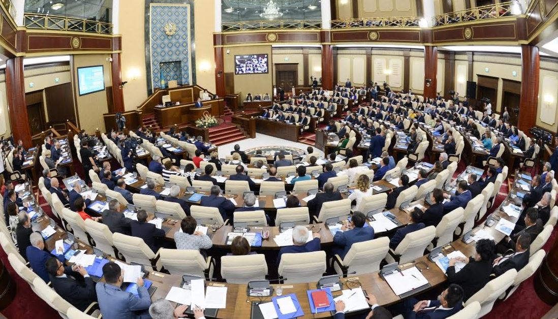 نىعماتۋلين: لاتىن ارپىنە كوشۋ - ءتىلىمىزدىڭ مارتەبەسىن كۇشەيتۋ جولىنداعى ناقتى قادام