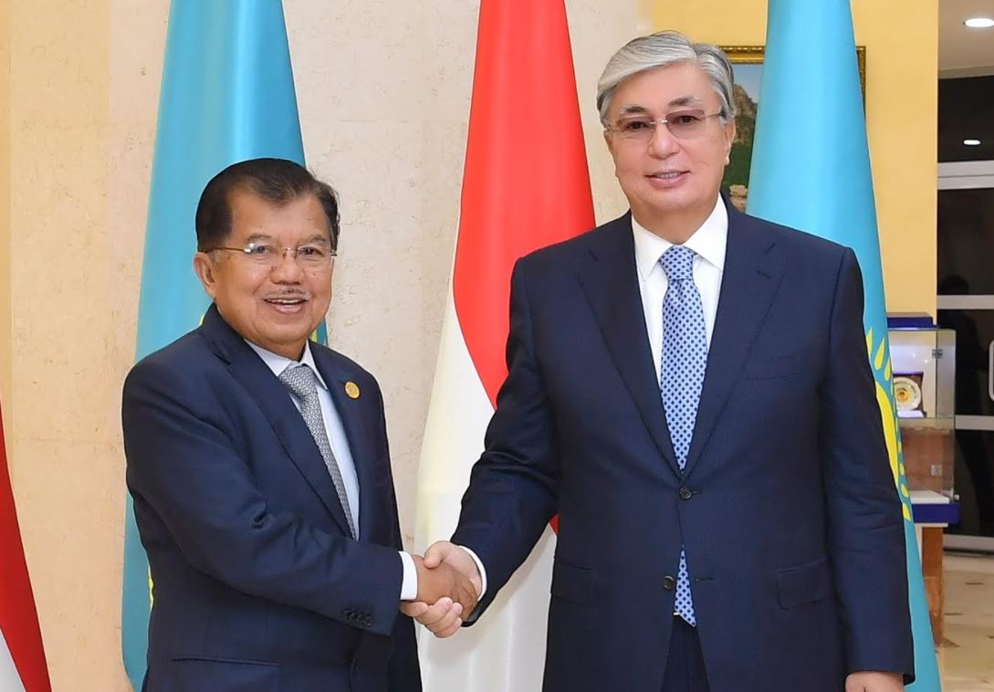 توقاەۆ يندونەزيانىڭ ۆيتسە-پرەزيدەنتىمەن كەزدەستى