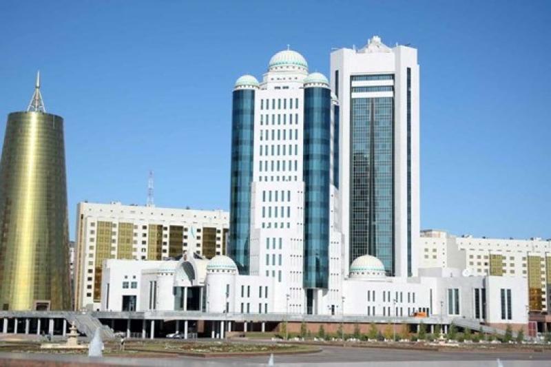 سەنات ورتا ءبىلىم بەرۋ پروبلەمالارىنا ارنالعان پارلامەنتتىك تىڭداۋ وتكىزەدى