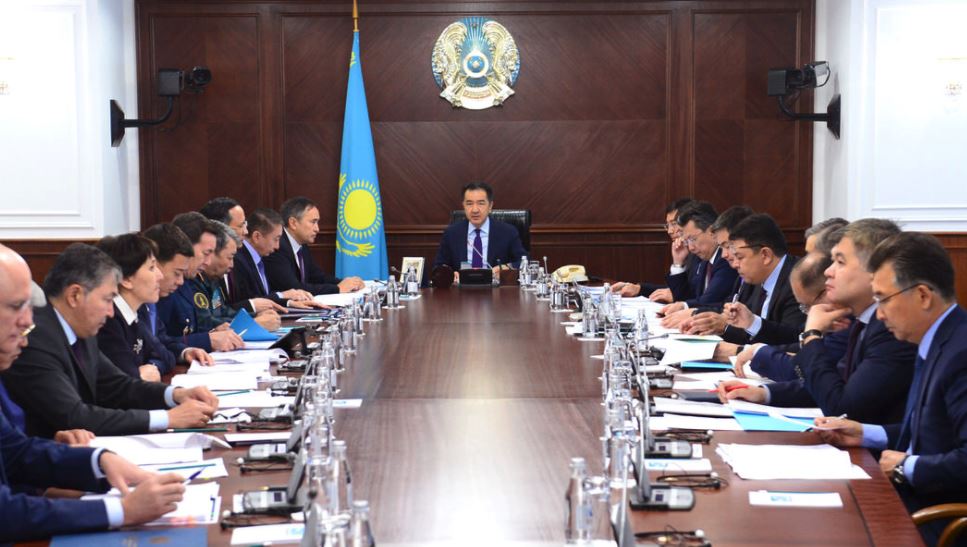 ۇكىمەتتە استىق جيناۋ ناۋقانىن وتكىزۋ ماسەلەلەرى قارالدى