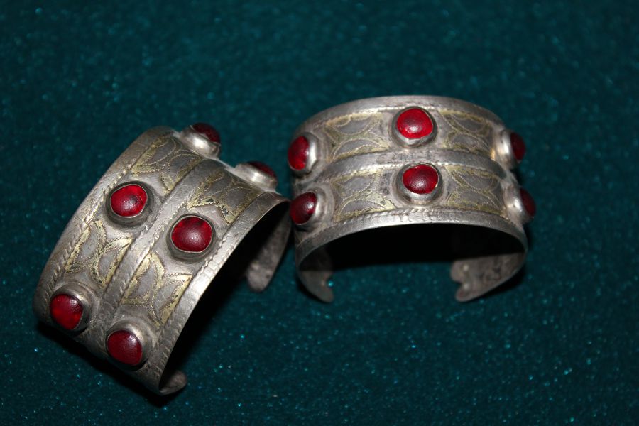 كونە ءۇردىستىڭ كوركەم ۇلگىلەرى