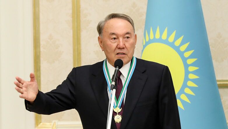 ەلباسى «ەل-جۇرت قۇرمەتى» وردەنىمەن ماراپاتتالدى