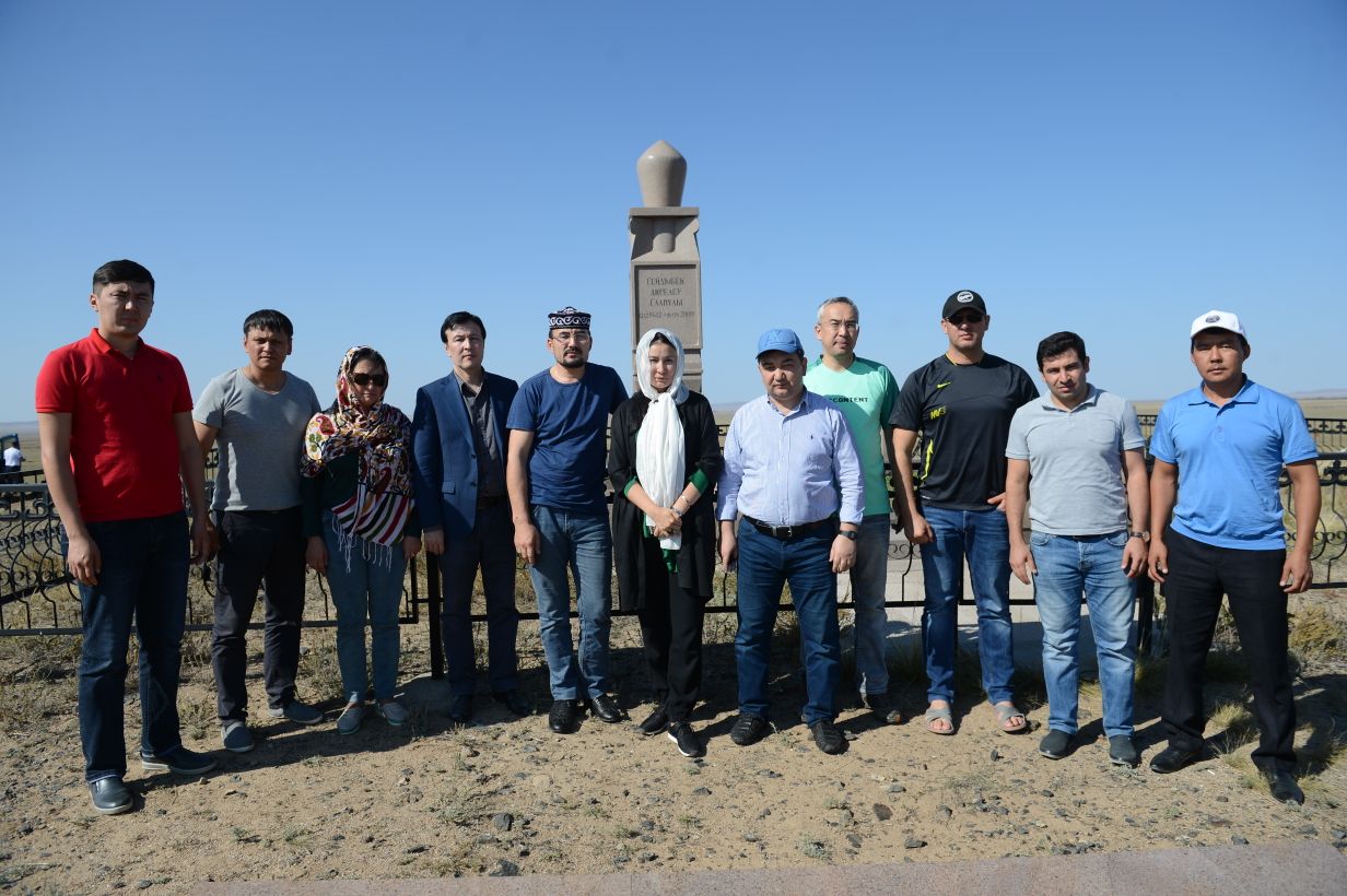  ۇلى مۇراتتىڭ ۇرپاق جادىندا جاڭعىرۋى 