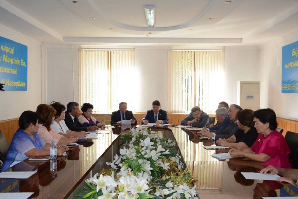 اسسامبلەيا مۇشەلەرى لاتىن ءالىپبيىن قولدايدى