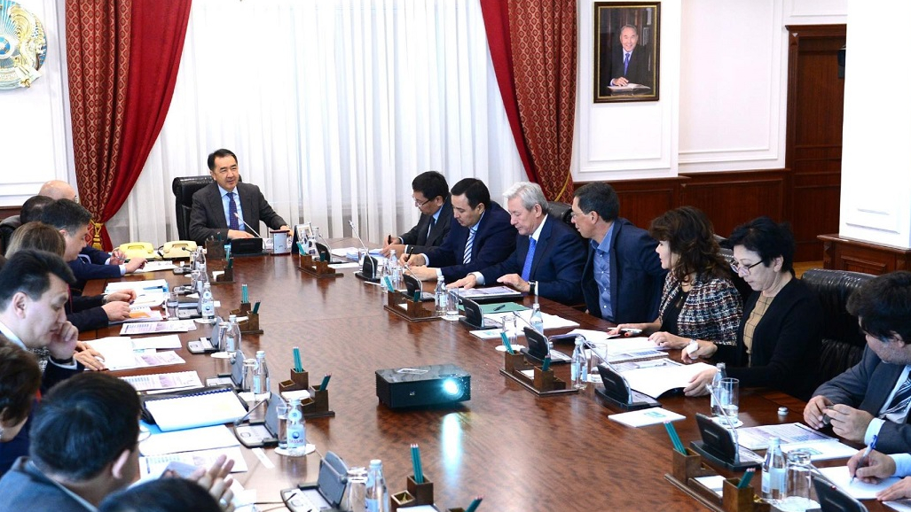 ساعىنتاەۆ ەكونوميكا ماسەلەلەرى جونىندەگى ساراپتاما كەڭەسىنىڭ كەزەكتى وتىرىسىن وتكىزدى