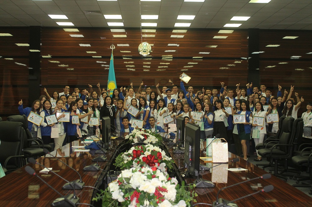 وقو-دا ەكسپو-2017 كورمەسىنە اتسالىسقان ەرىكتى جاستار ماراپاتتالدى