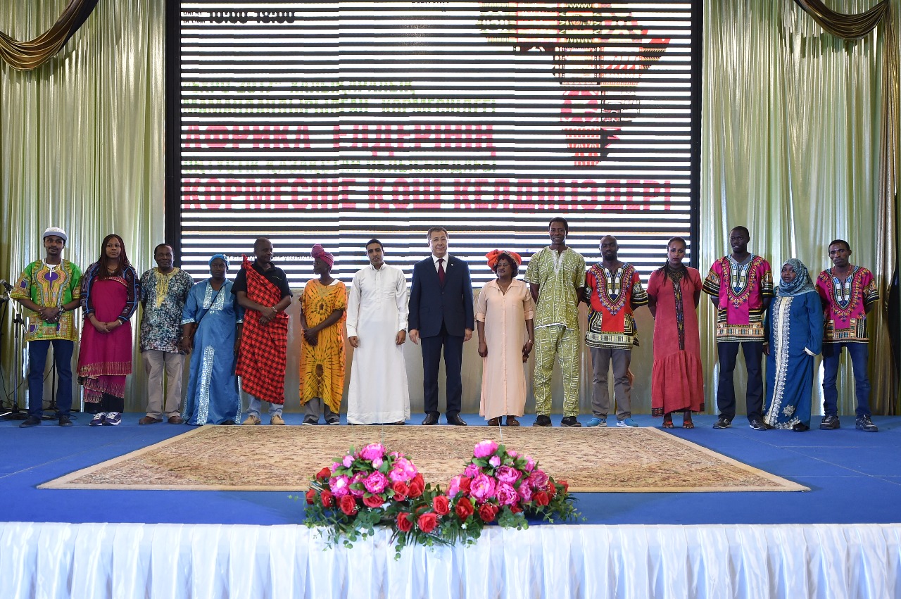 شىمكەنتتە  افريكا ەلدەرىنىڭ جارمەڭكەسى ءوتىپ جاتىر