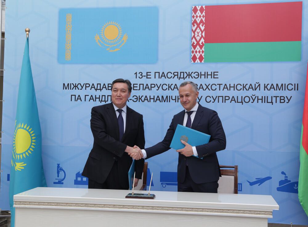 اسقار مامين قاراعاندىداعى فارماتسەۆتيكالىق ءوندىرىس قىزمەتىمەن تانىستى