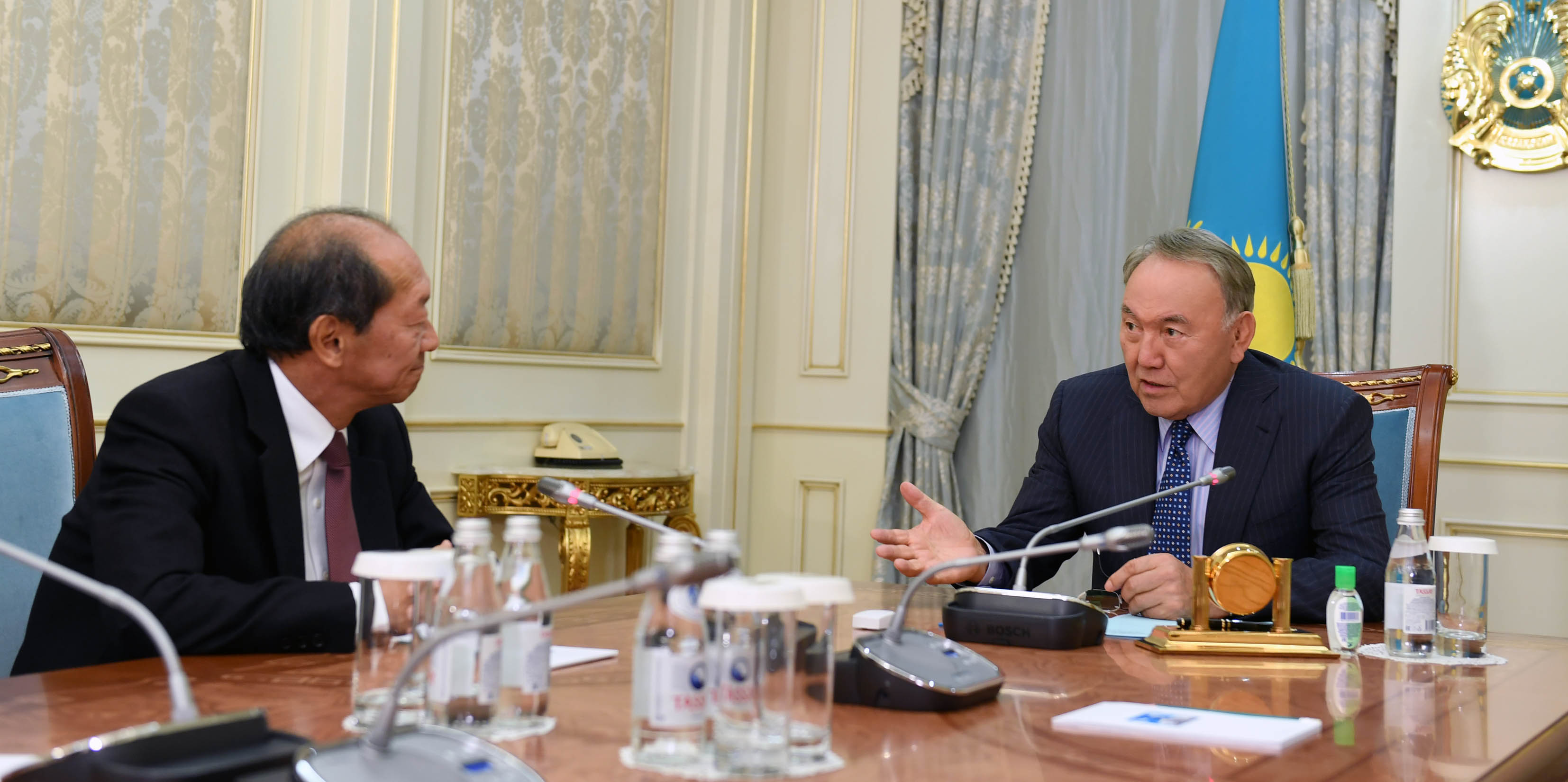 ەلباسى نازارباەۆ ۋنيۆەرسيتەتىنىڭ رەكتورىن قابىلدادى