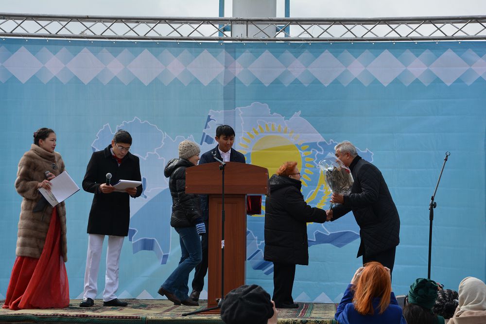 جاۋىپ تۇرعان قار سەمەيلىكتەرگە قالا كۇنىن تويلاۋعا بوگەت بولمادى