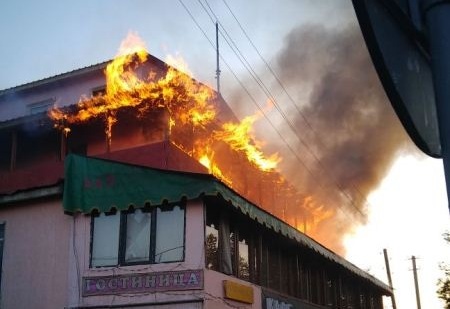 الماتىدا «ايا» كەشەنى ورتەنىپ جاتىر