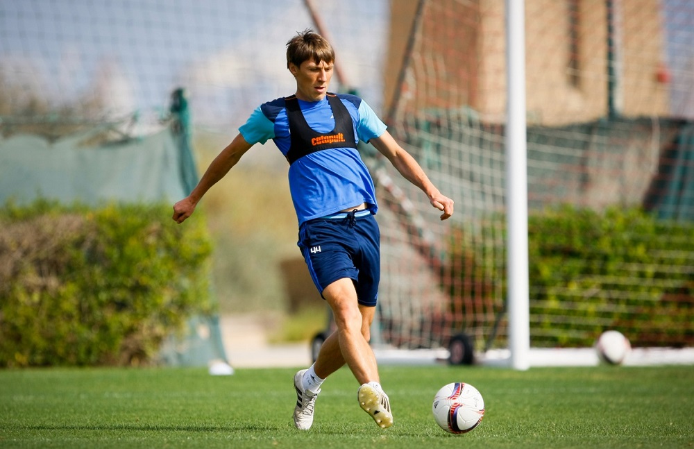 ەۆگەني پوستنيكوۆ: ەرتەڭ گول جىبەرمەۋگە تىرىسامىز