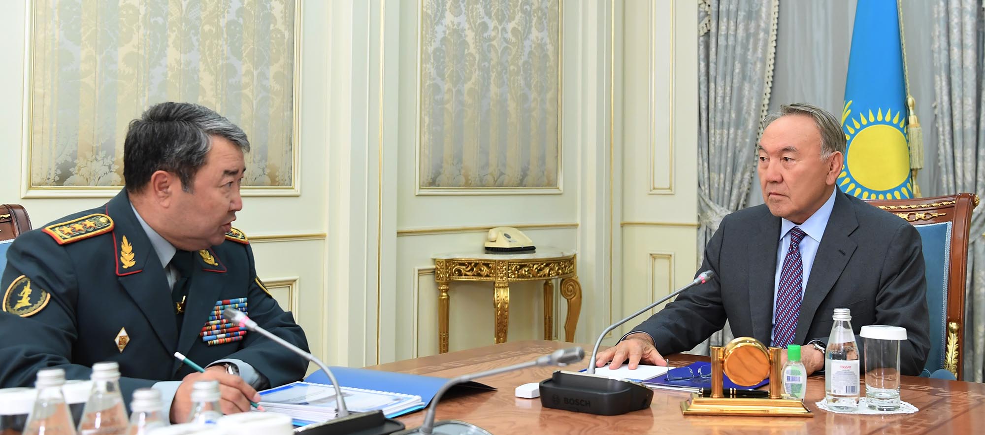 ەلباسى قورعانىس ءمينيسترى ساكەن جاسۇزاقوۆتى قابىلدادى