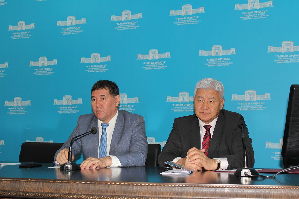 الماتىدا لاتىن قارپىندەگى سيرەك كىتاپتار كورمەسى ءوتتى