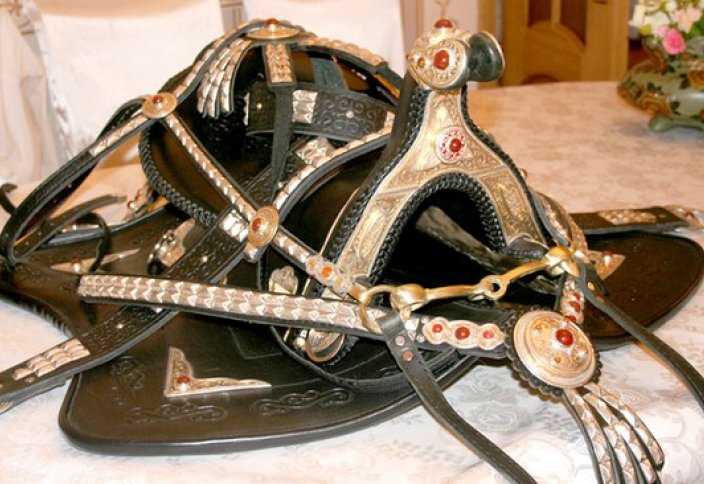 ات ابزەلدەرىنە ارنالدى 